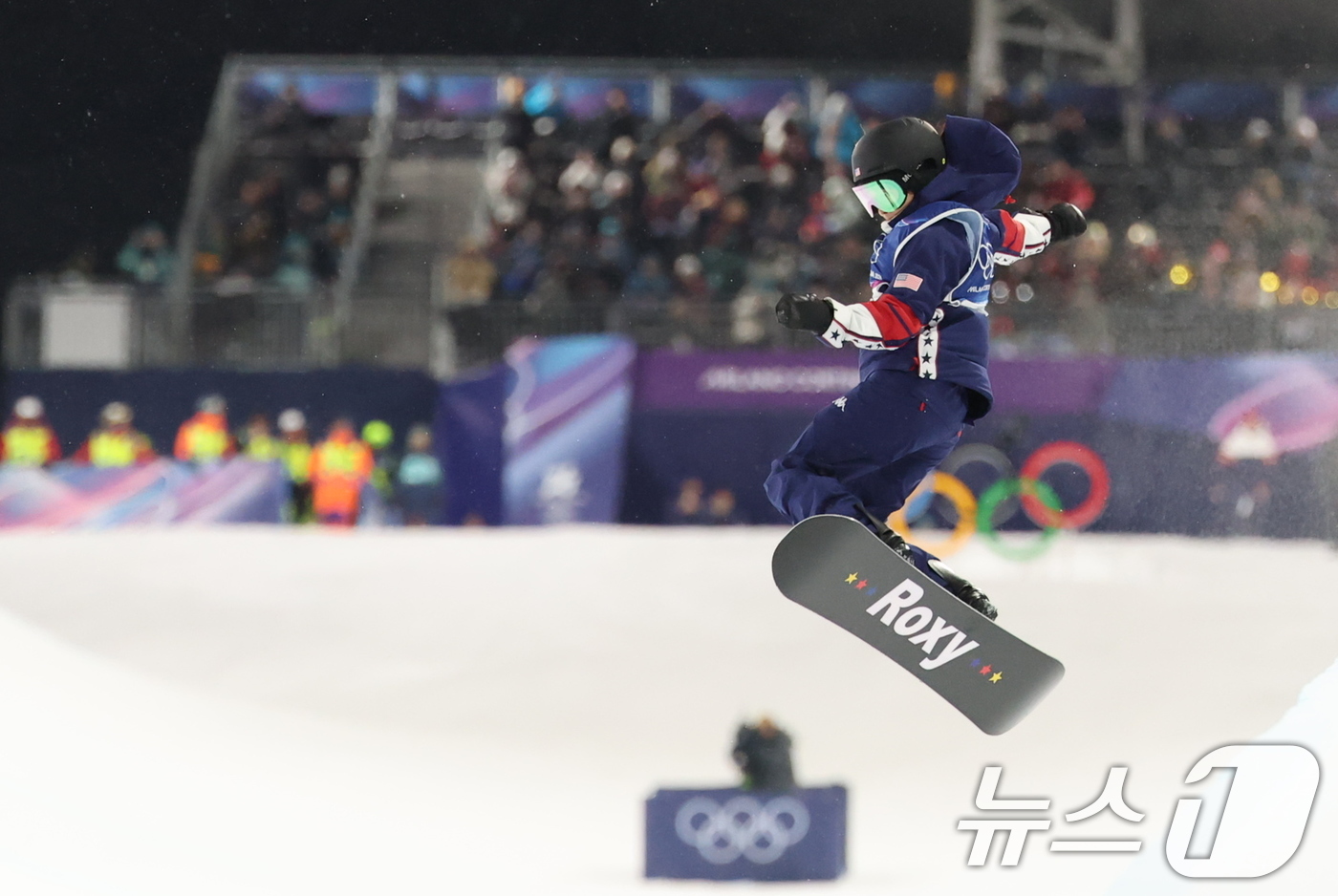 (리비뇨=뉴스1) 김진환 기자 = 미국의 클로이 김이 12일(현지시간) 이탈리아 리비뇨 스노파크에서 열린 2026 밀라노·코르티나담페초 동계올림픽 스노보드 여자 하프파이프 결선 2 …