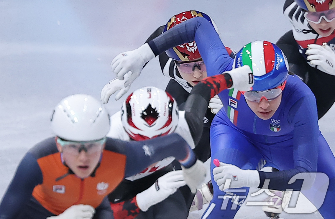 (밀라노=뉴스1) 김성진 기자 = 쇼트트랙 최민정이 12일(현지시간) 이탈리아 밀라노 아이스 스케이팅 아레나에서 열린 2026 밀라노·코르티나담페초 동계올림픽 쇼트트랙 여자 500 …