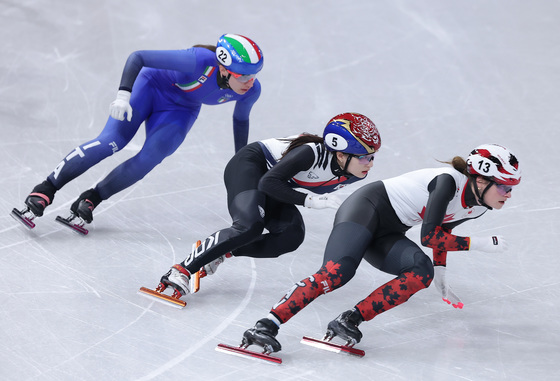 최민정, 맹추격