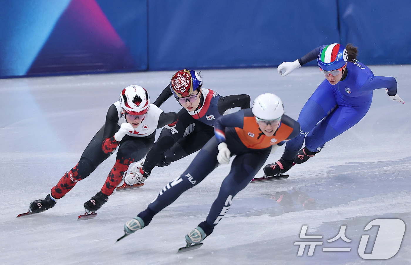 (밀라노=뉴스1) 김성진 기자 = 쇼트트랙 최민정이 12일(현지시간) 이탈리아 밀라노 아이스 스케이팅 아레나에서 열린 2026 밀라노·코르티나담페초 동계올림픽 쇼트트랙 여자 500 …