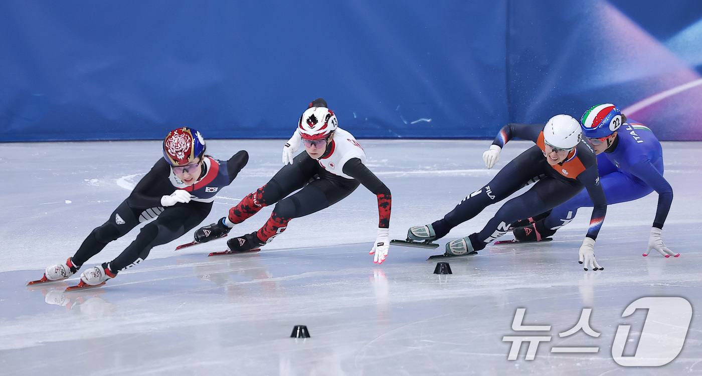 (밀라노=뉴스1) 김성진 기자 = 쇼트트랙 최민정이 12일(현지시간) 이탈리아 밀라노 아이스 스케이팅 아레나에서 열린 2026 밀라노·코르티나담페초 동계올림픽 쇼트트랙 여자 500 …