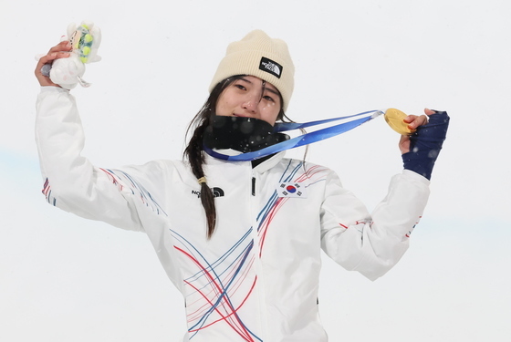 스노보드 최가온, 한국 설상 종목 첫 금메달