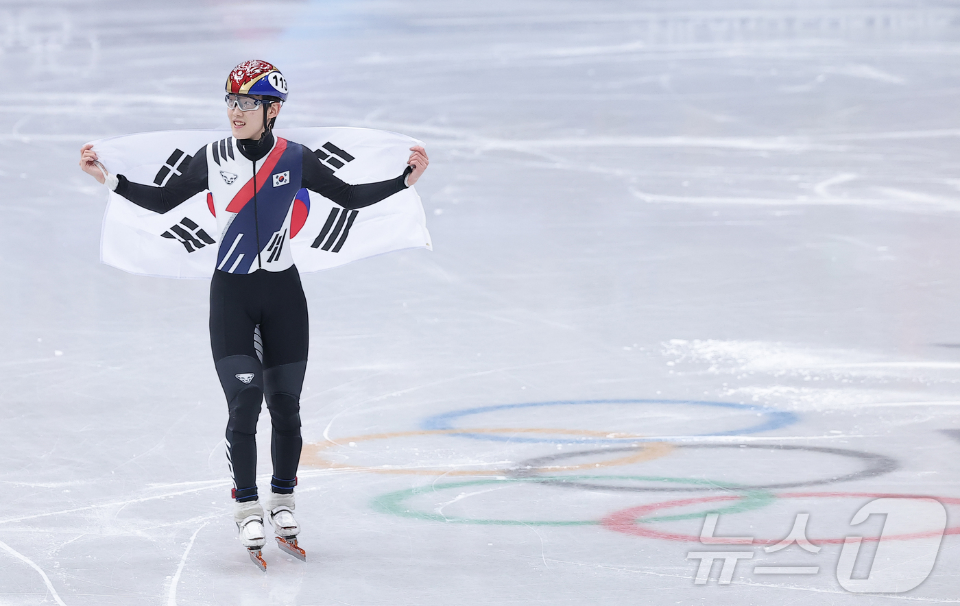 (밀라노=뉴스1) 김성진 기자 = 쇼트트랙 임종언이 12일(현지시간) 이탈리아 밀라노 아이스 스케이팅 아레나에서 열린 2026 밀라노·코르티나담페초 동계올림픽 쇼트트랙 남자 100 …