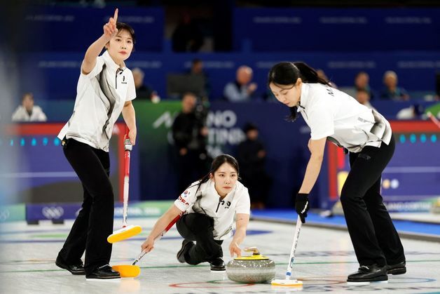 여자 컬링, 이탈리아 7-2 제압…기분 좋은 첫 승리[올림픽]