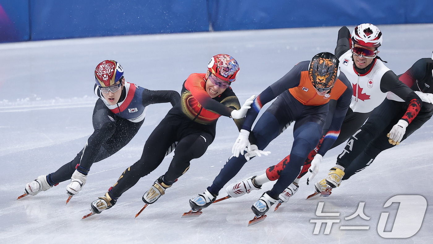 (밀라노=뉴스1) 김성진 기자 = 쇼트트랙 임종언이 12일(현지시간) 이탈리아 밀라노 아이스 스케이팅 아레나에서 열린 2026 밀라노·코르티나담페초 동계올림픽 쇼트트랙 남자 100 …