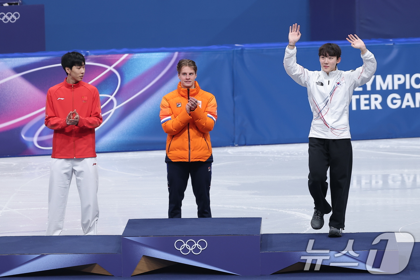 (밀라노=뉴스1) 김성진 기자 = 쇼트트랙 남자 1000m에서 동메달을 획득한 임종언이 12일(현지시간) 이탈리아 밀라노 아이스 스케이팅 아레나에서 열린 2026 밀라노·코르티나담 …