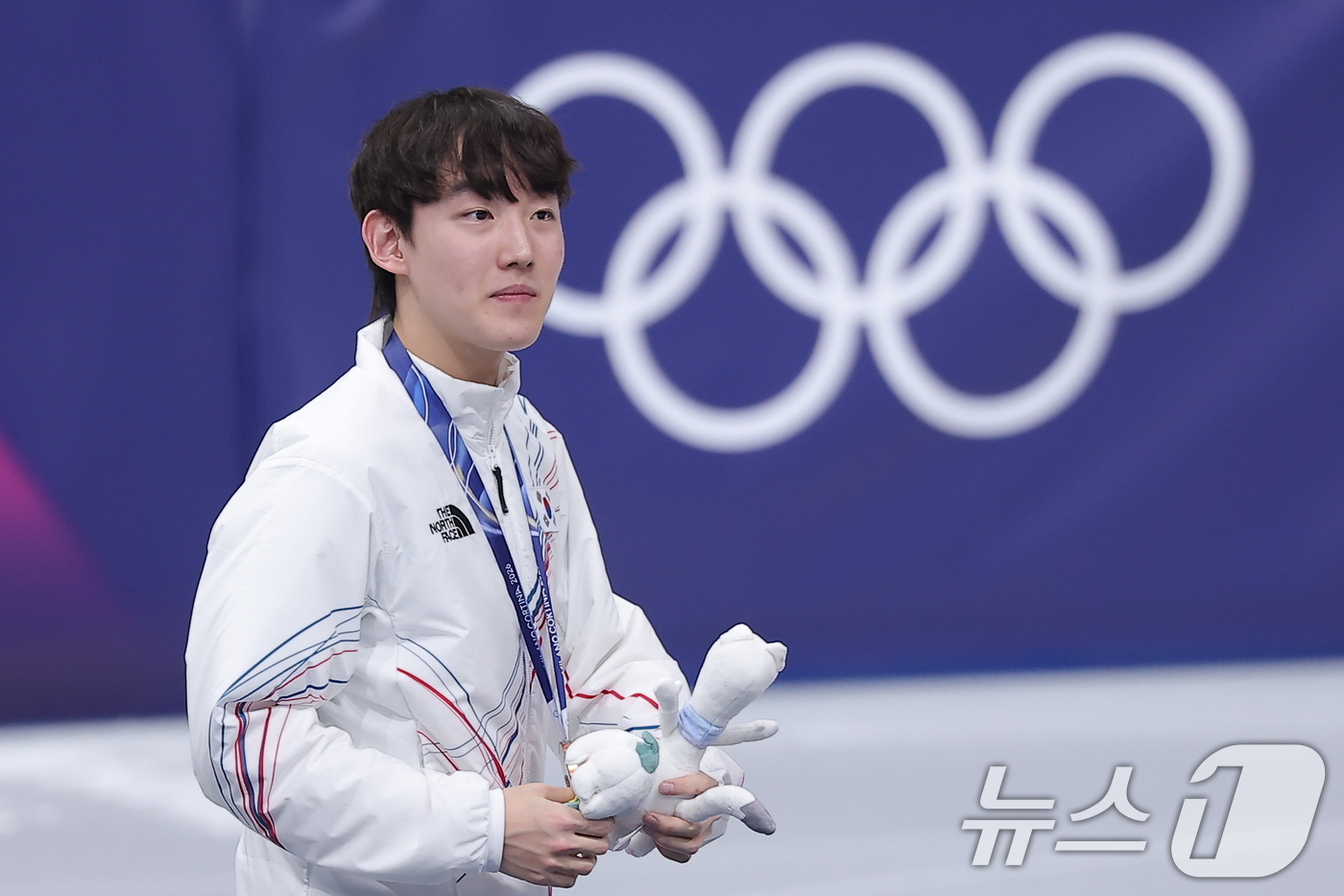 (밀라노=뉴스1) 김성진 기자 = 쇼트트랙 남자 1000m에서 동메달을 획득한 임종언이 12일(현지시간) 이탈리아 밀라노 아이스 스케이팅 아레나에서 열린 2026 밀라노·코르티나담 …