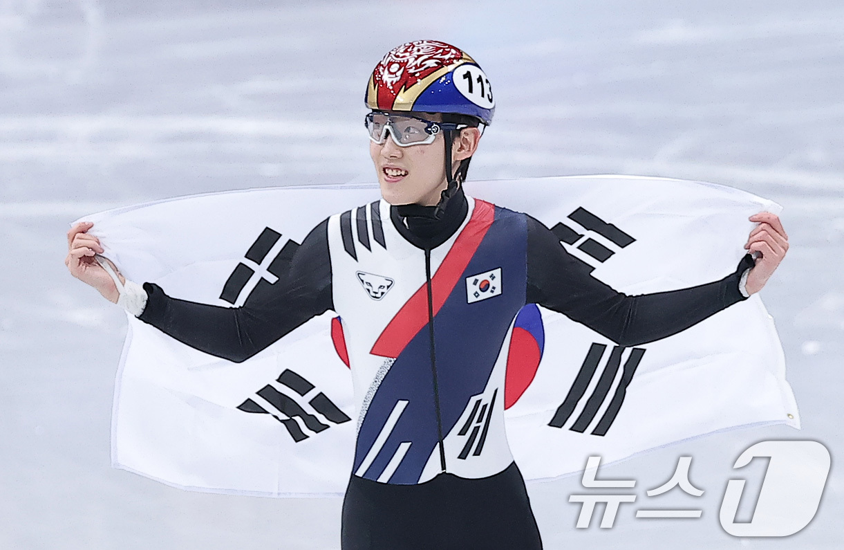 (밀라노=뉴스1) 김성진 기자 = 쇼트트랙 임종언이 12일(현지시간) 이탈리아 밀라노 아이스 스케이팅 아레나에서 열린 2026 밀라노·코르티나담페초 동계올림픽 쇼트트랙 남자 100 …