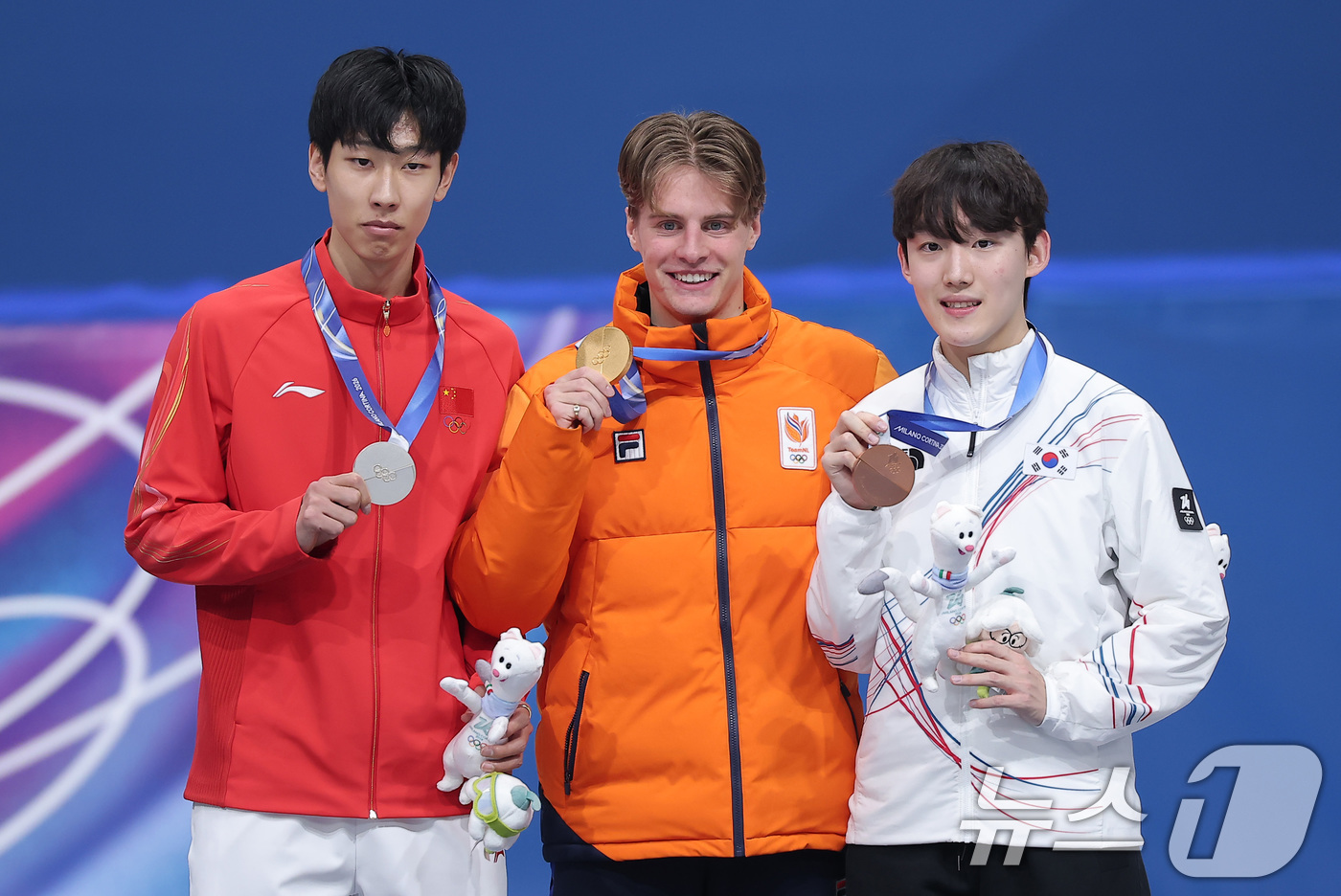 (밀라노=뉴스1) 김성진 기자 = 쇼트트랙 남자 1000m에서 동메달을 획득한 임종언이 12일(현지시간) 이탈리아 밀라노 아이스 스케이팅 아레나에서 열린 2026 밀라노·코르티나담 …
