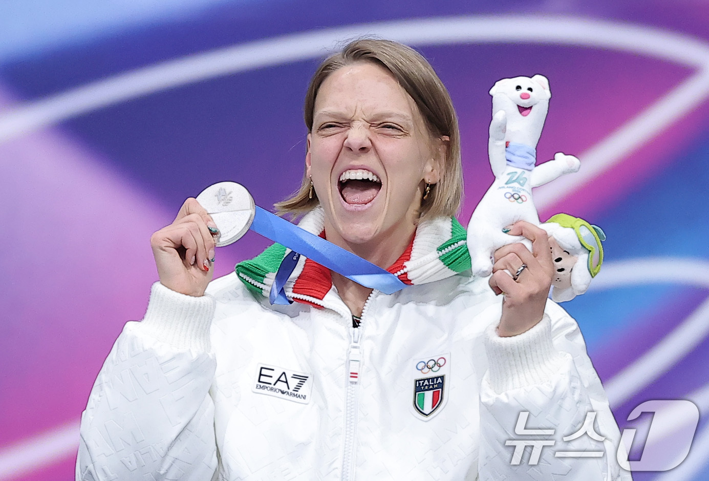 (밀라노=뉴스1) 김성진 기자 = 쇼트트랙 여자 500m에서 은메달을 따낸 이탈리아 아리아나 폰타나가 12일(현지시간) 이탈리아 밀라노 아이스 스케이팅 아레나에서 열린 2026 밀 …
