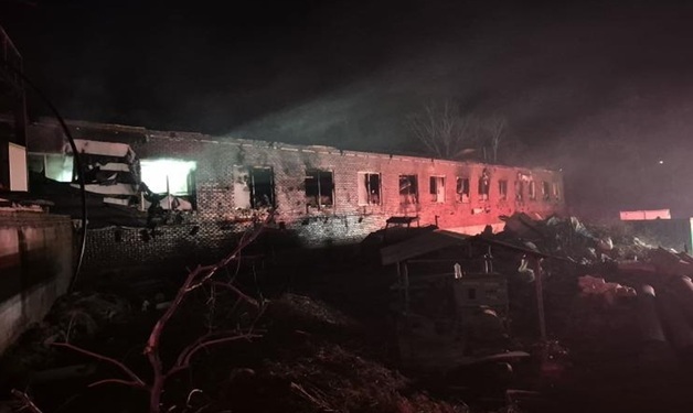 합천군 축사 2곳 화재…돼지 770여두 소실