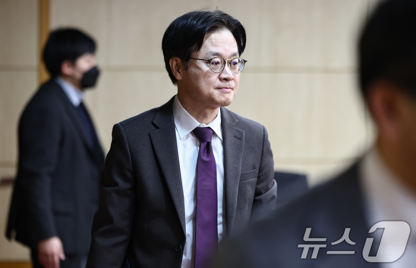 (서울=뉴스1) 김도우 기자 = 김정관 산업통상부 장관이 13일 서울 종로구 무역보험공사에서 열린 한미 전략적 투자 MOU 이행위원회에 참석하고 있다. 2026.2.13/뉴스1