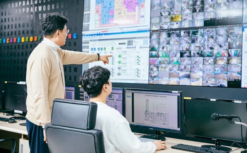 본문 이미지 - 대웅제약 오송 스마트 공장은 인위적인 조작을 할 수 없도록 전 공정이 자동화돼 글로벌 규제 기관들이 요구하는 데이터 무결성(Data Integrity) 기준을 충족하고 있다.(대웅제약 제공)/뉴스1