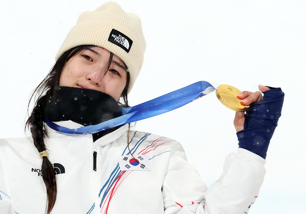장성규, 최가온 설상 첫 금메달 축하 "넘어져도 일어나…함께 울었다"