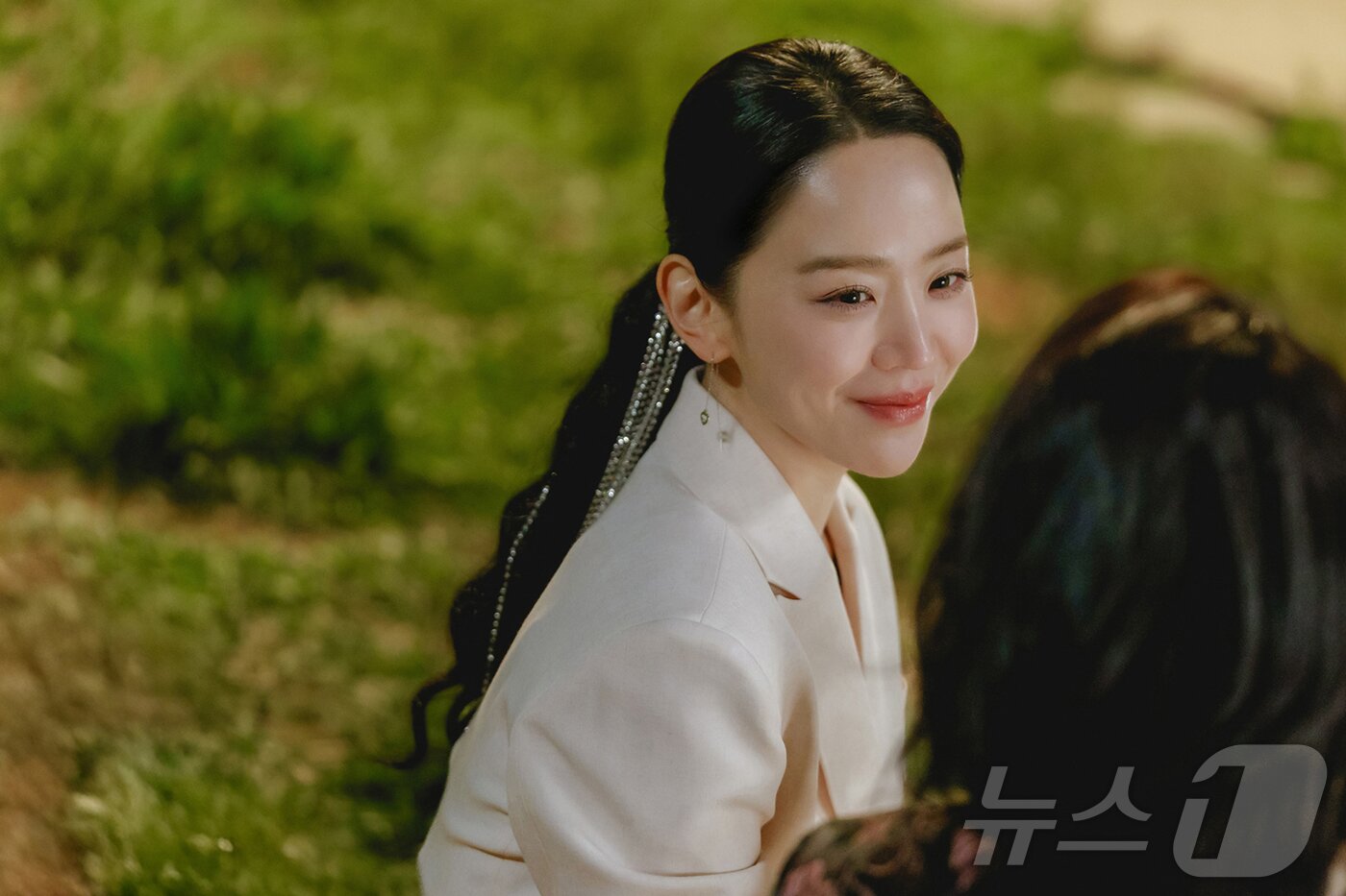 본문 이미지 - 넷플릭스 시리즈 '레이디 두아'의 한 장면. 2026.02.13(넷플릭스제공) ⓒ 뉴스1 김민수 기자