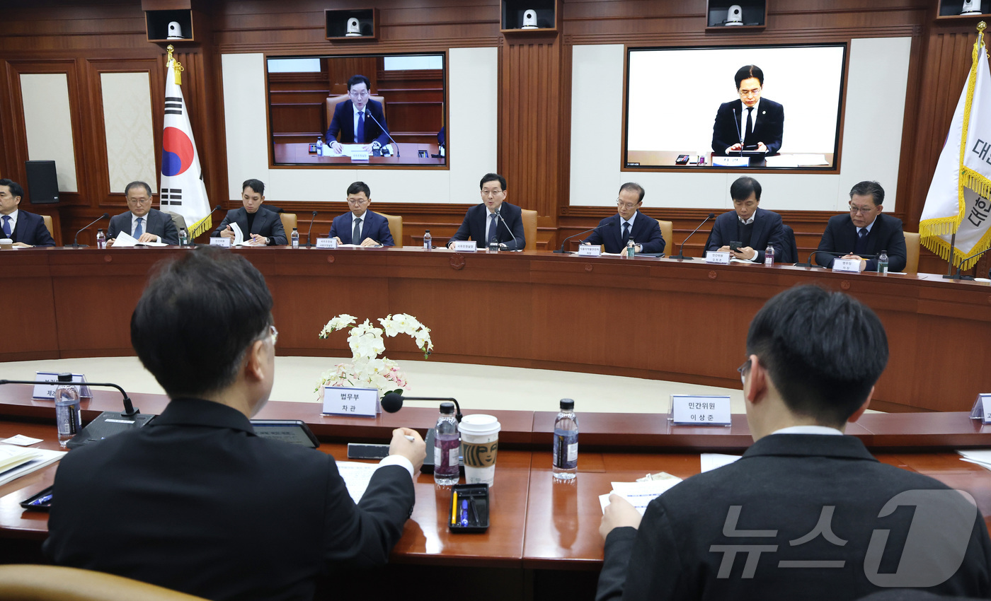 (서울=뉴스1) 임세영 기자 = 윤창렬 국무조정실장이 13일 서울 종로구 정부서울청사에서 열린 마약류대책협의회 회의에서 모두발언을 하고 있다. 2026.2.13/뉴스1