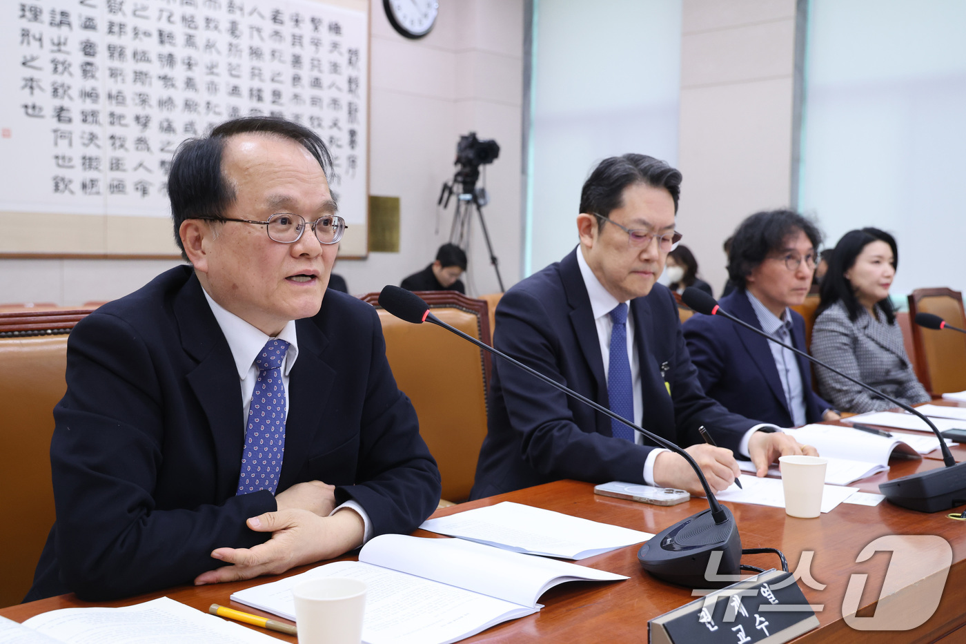 (서울=뉴스1) 신웅수 기자 = 권재열 경희대 교수가 13일 서울 여의도 국회 법제사법위원회 법안심사제1소위원회에서 열린 상법 개정안 관련 공청회에서 발언하고 있다. 2026.2. …