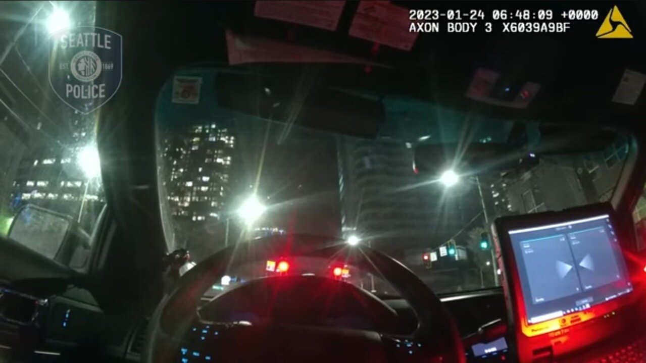 본문 이미지 - 경찰관 다니엘 오더러의 발언이 담긴 영상 (출처=시애틀 경찰 유튜브)