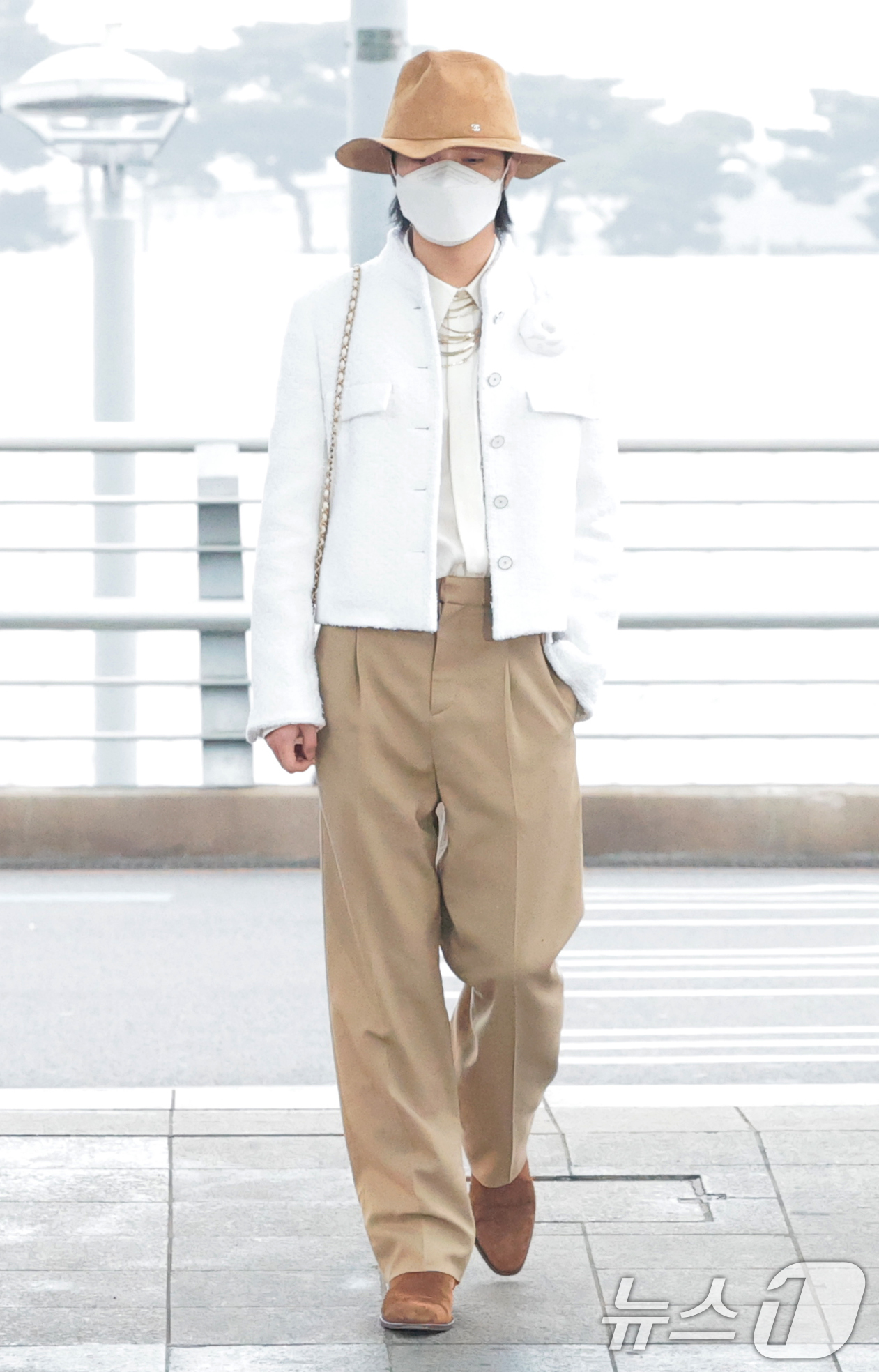 (인천공항=뉴스1) 권현진 기자 = 그룹 NCT 드림 런쥔이 콘서트를 위해 13일 인천공항을 통해 태국 방콕으로 출국하고 있다. 2026.2.13/뉴스1