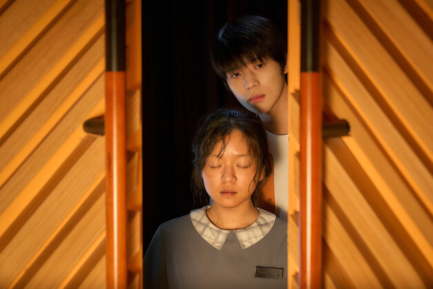 '파반느', 아련하고 소중하다…향수 자극하는 멜로 수작 [시네마 프리뷰]