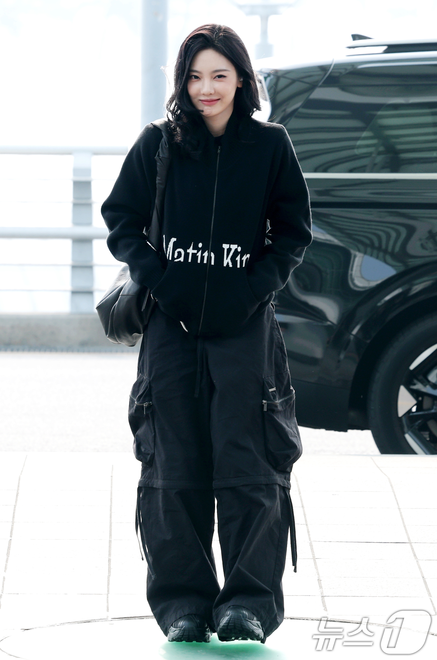 (인천공항=뉴스1) 권현진 기자 = 그룹 에스파 닝닝이 콘서트를 위해 13일 인천공항을 통해 태국 방콕으로 출국하고 있다. 2026.2.13/뉴스1