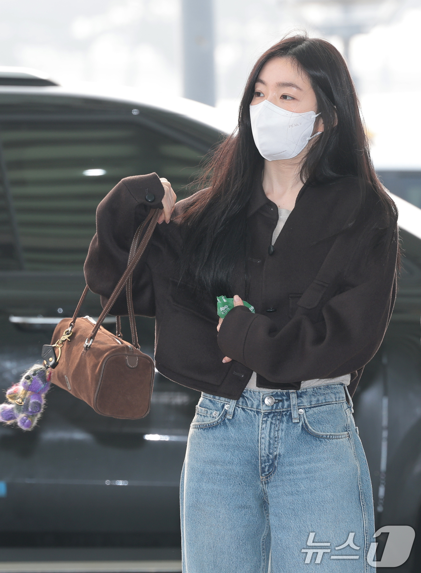 (인천공항=뉴스1) 권현진 기자 = 그룹 레드벨벳 아이린이 콘서트를 위해 13일 인천공항을 통해 태국 방콕으로 출국하고 있다. 2026.2.13/뉴스1