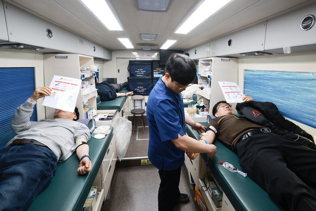 대전 유성구, 설 명절 앞두고 직원들 단체 헌혈