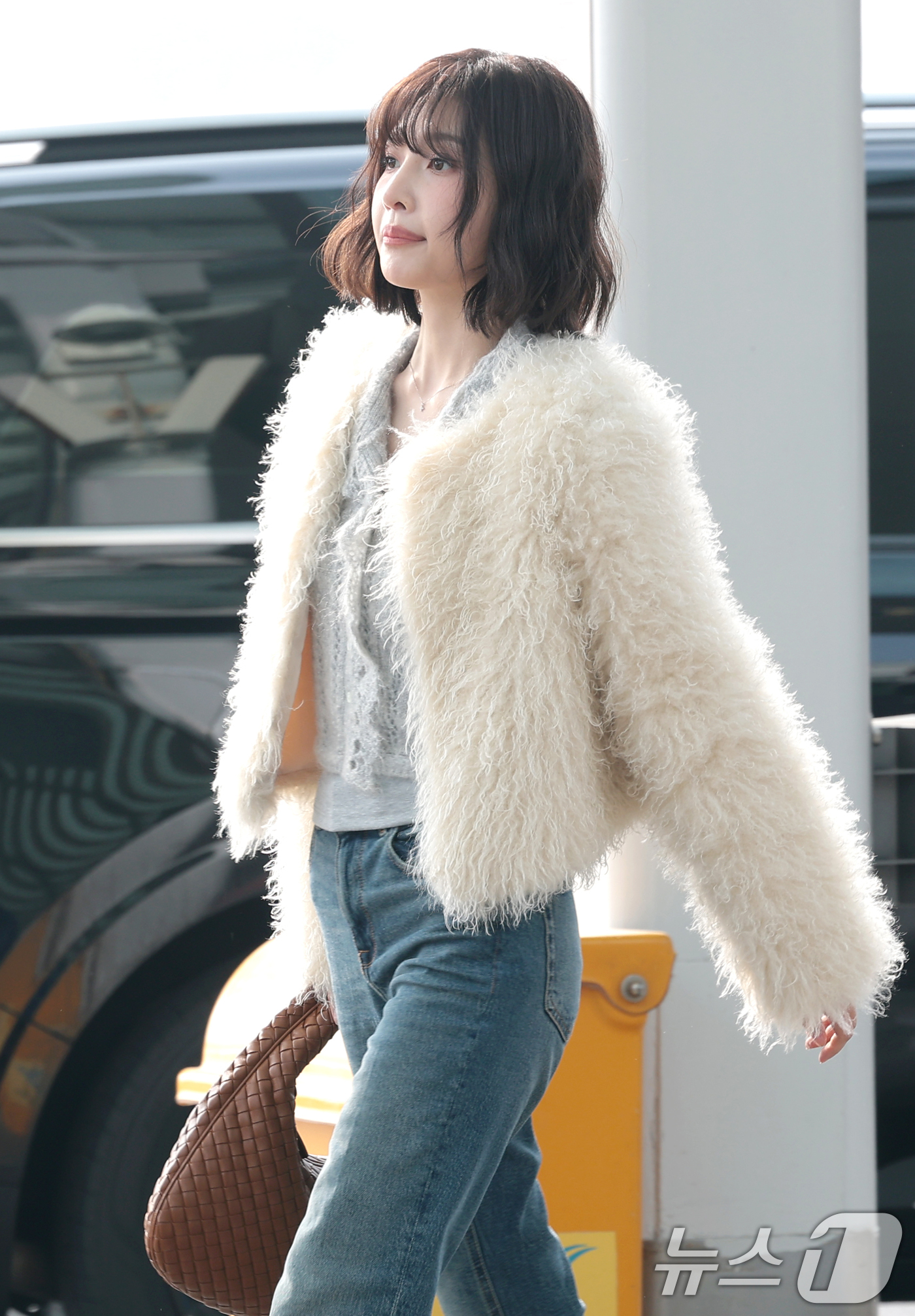 (인천공항=뉴스1) 권현진 기자 = 그룹 레드벨벳 조이가 콘서트를 위해 13일 인천공항을 통해 태국 방콕으로 출국하고 있다. 2026.2.13/뉴스1