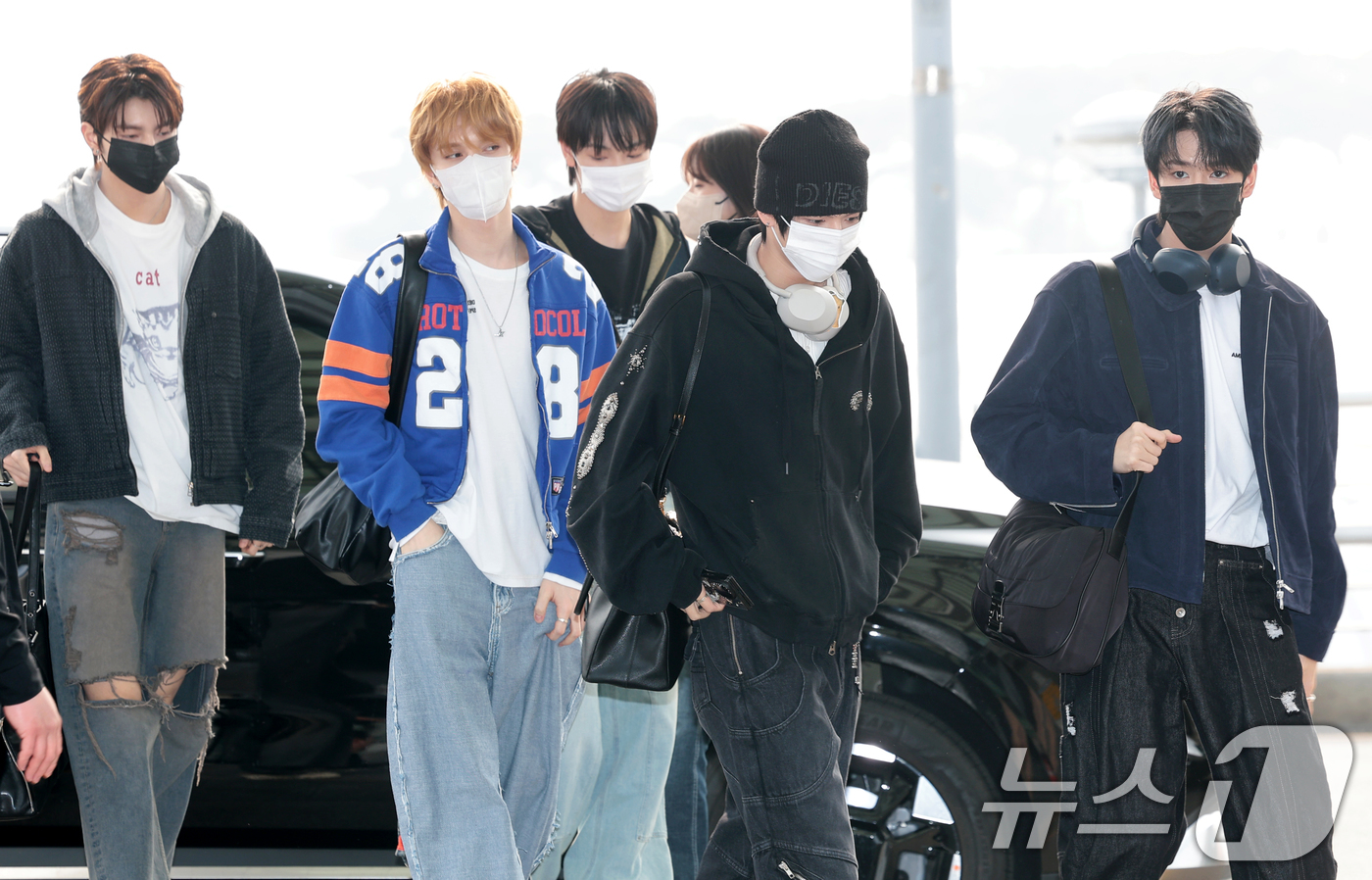 (인천공항=뉴스1) 권현진 기자 = SMTR25가 콘서트를 위해 13일 인천공항을 통해 태국 방콕으로 출국하고 있다. 2026.2.13/뉴스1