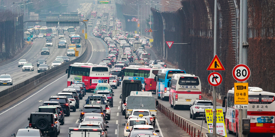 '서울→목포 4시간 50분'…설 연휴 셋째날 오후 교통 체증 완화(종합)
