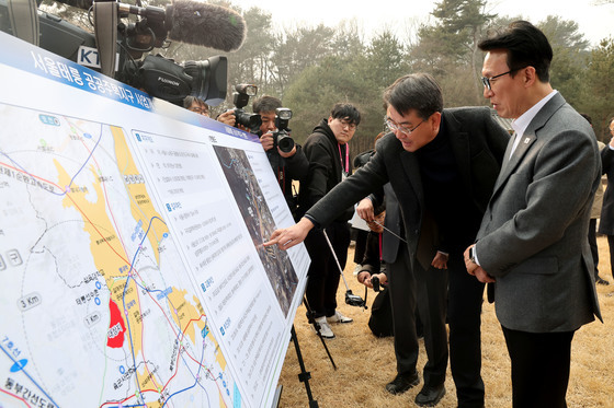 1·29 도심주택공급방안 현장점검 나선 김민석 총리