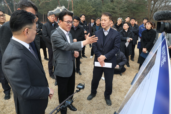 1·29 도심주택공급방안 현장점검 나선 김민석 총리