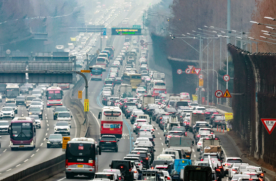 "'설 연휴' 부산·경남 고속도로, 15일·17일 가장 혼잡"