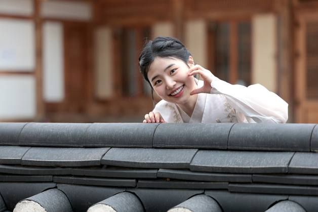 최지수 "박신혜·301호와 롯데월드行…고경표는 피리부는 사나이" [한복인터뷰]②