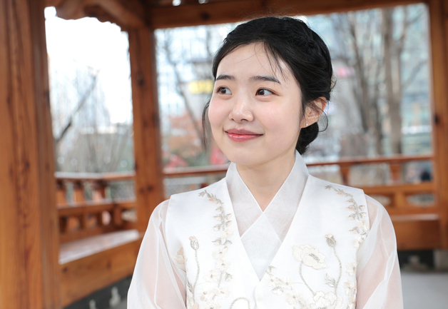 '언더커버 미쓰홍' 최지수, 30일 잠실 출격…두산 vs 삼성 경기 시구