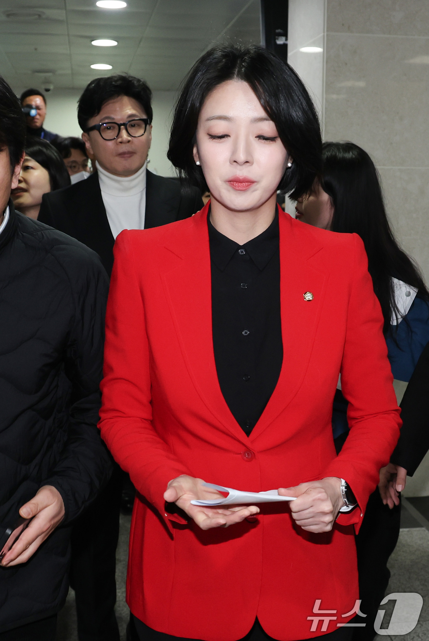 (서울=뉴스1) 신웅수 기자 = 한동훈 전 국민의힘 대표와 배현진 의원이 13일 서울 여의도 국회 소통관에서 기자회견을 마친 후 회견장을 나서고 있다. 2026.2.13/뉴스1