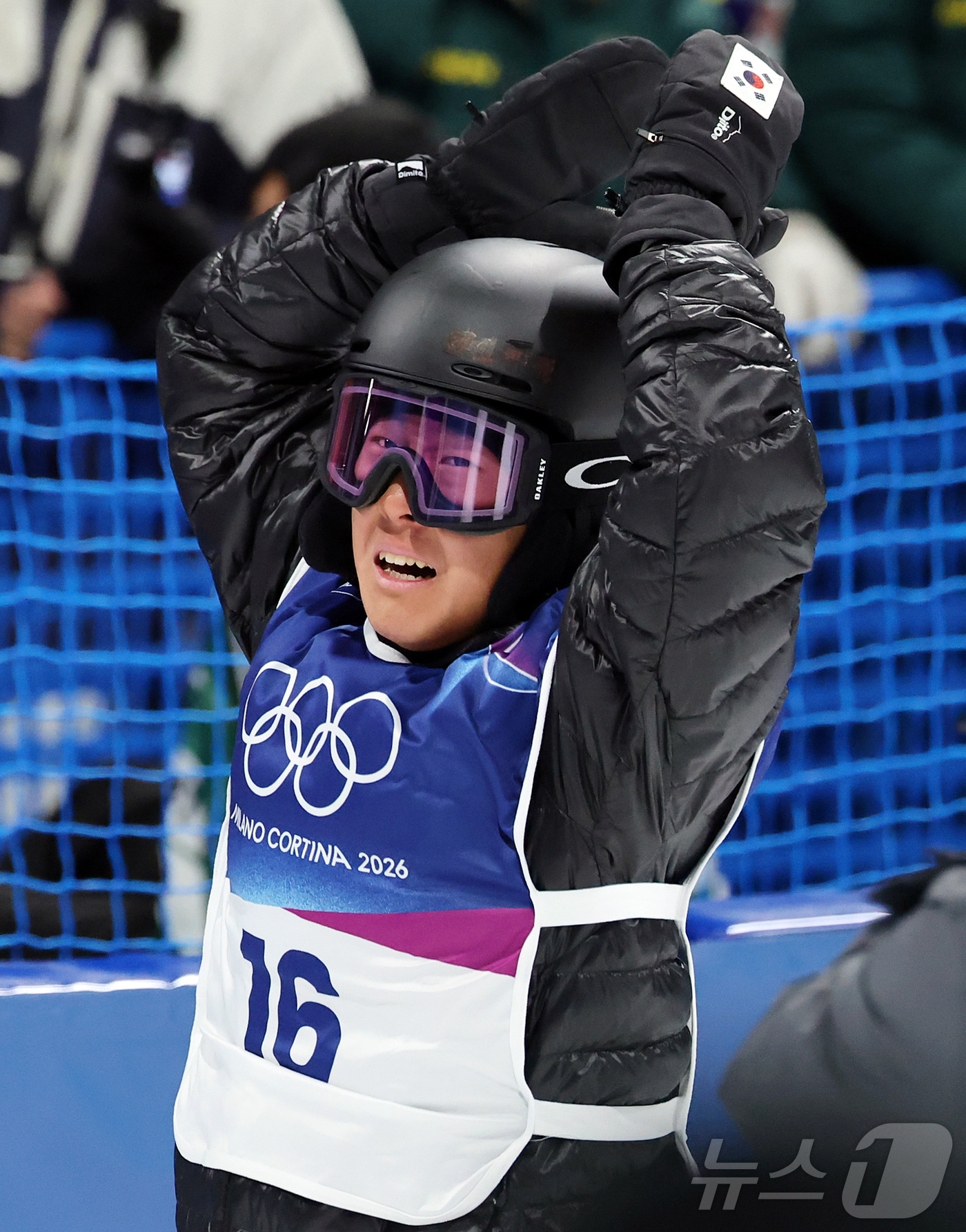 (리비뇨=뉴스1) 김진환 기자 = 스노보드 이채운이 13일(현지시간) 이탈리아 리비뇨 스노파크에서 열린 2026 밀라노·코르티나담페초 동계올림픽 스노보드 남자 하프파이프 3차 결선 …