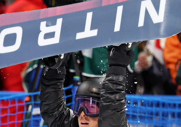 3차 결선 성공 후 환호하는 이채운