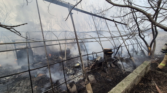 쓰레기 태우다 김제 비닐하우스 불