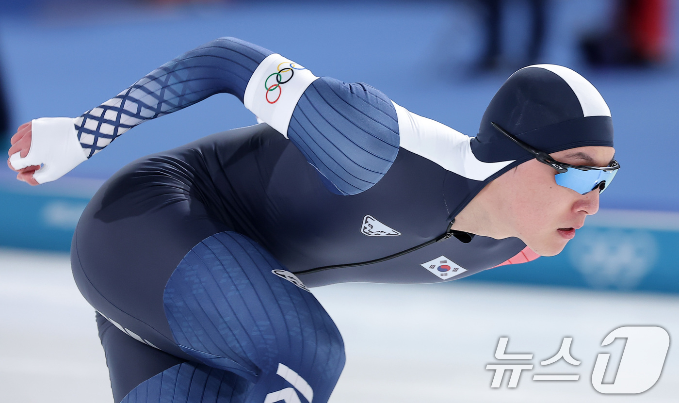 (밀라노=뉴스1) 김성진 기자 = 스피드스케이팅 구경민이 14일(현지시간) 이탈리아 밀라노 스피드스케이팅 스타디움에서 열린 스피드스케이팅 남자 500m에서 질주하고 있다. 2026 …