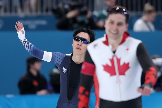 인사하는 구경민