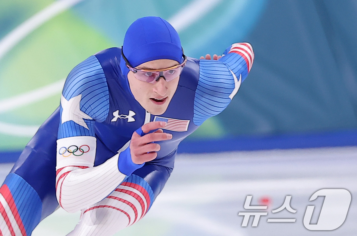 (밀라노=뉴스1) 김성진 기자 = 미국 스피드스케이팅 선수 조던 스톨츠가 14일(현지시간) 이탈리아 밀라노 스피드스케이팅 스타디움에서 열린 스피드스케이팅 남자 500m에서 질주하고 …