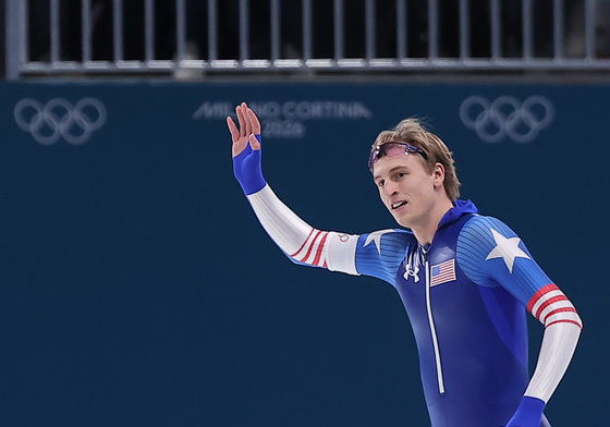 올림픽 신기록에 환호하는 조던 스톨츠