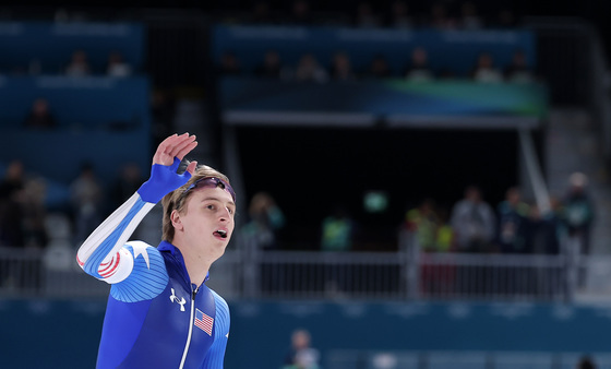 올림픽 신기록 세우며 대회 2관왕 기록하는 조던 스톨츠