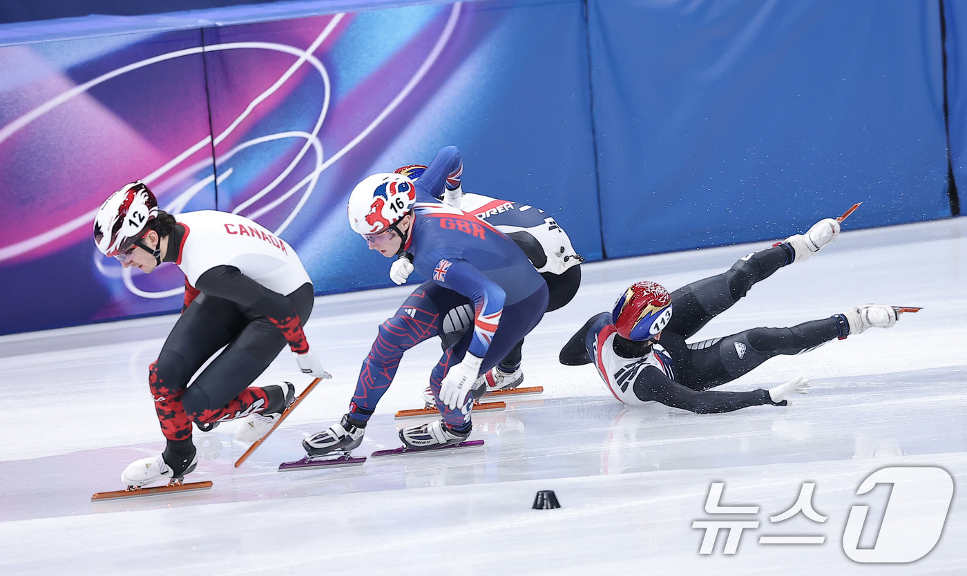 (밀라노=뉴스1) 김성진 기자 = 쇼트트랙 임종언이 14일(현지시간) 이탈리아 밀라노 아이스스케이팅 아레나에서 열린 2026 밀라노·코르티나담페초 동계올림픽 쇼트트랙 남자 1500 …