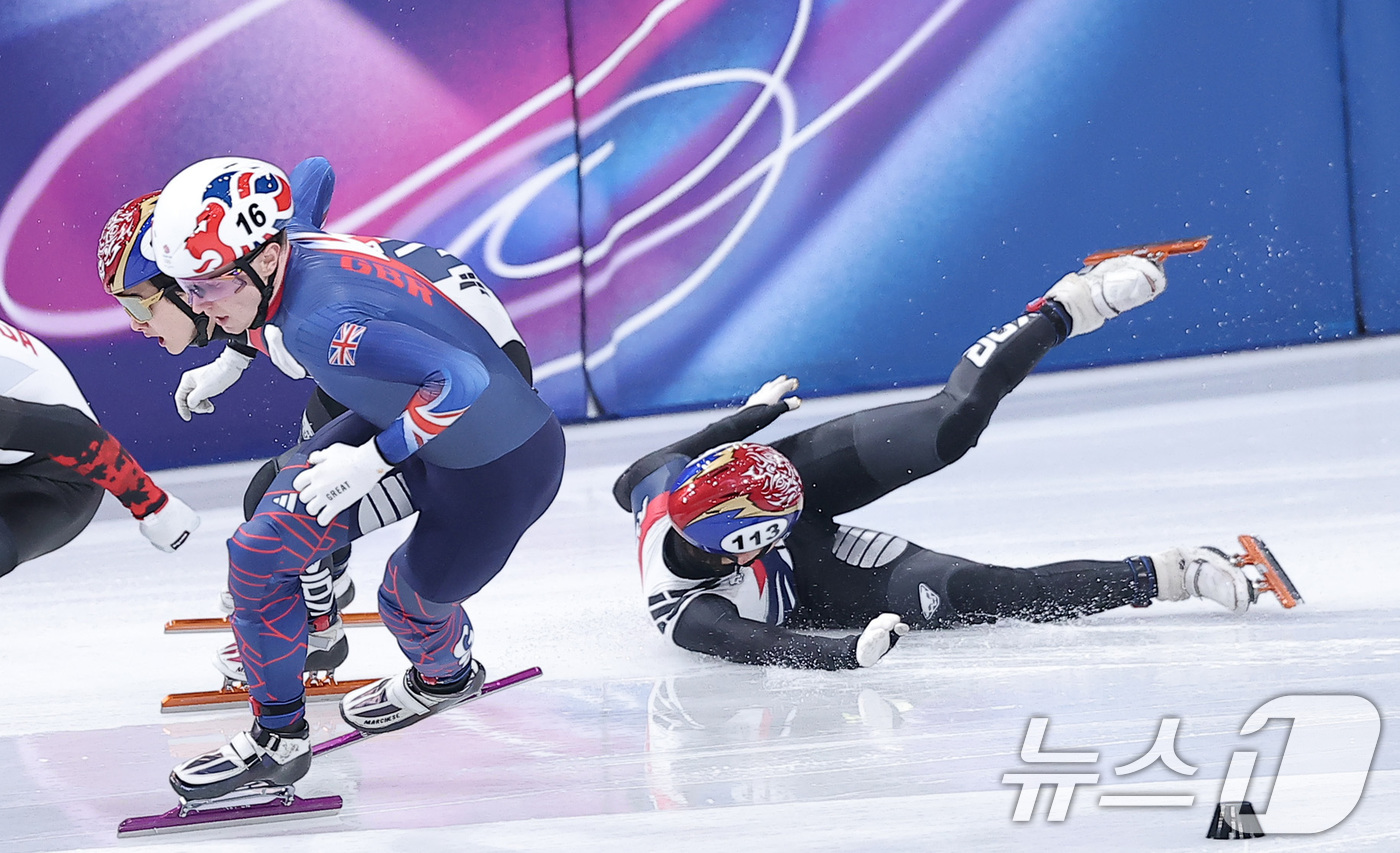 (밀라노=뉴스1) 김성진 기자 = 쇼트트랙 임종언이 14일(현지시간) 이탈리아 밀라노 아이스스케이팅 아레나에서 열린 2026 밀라노·코르티나담페초 동계올림픽 쇼트트랙 남자 1500 …