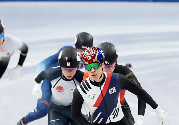 1위로 준결승 진출하는 황대헌