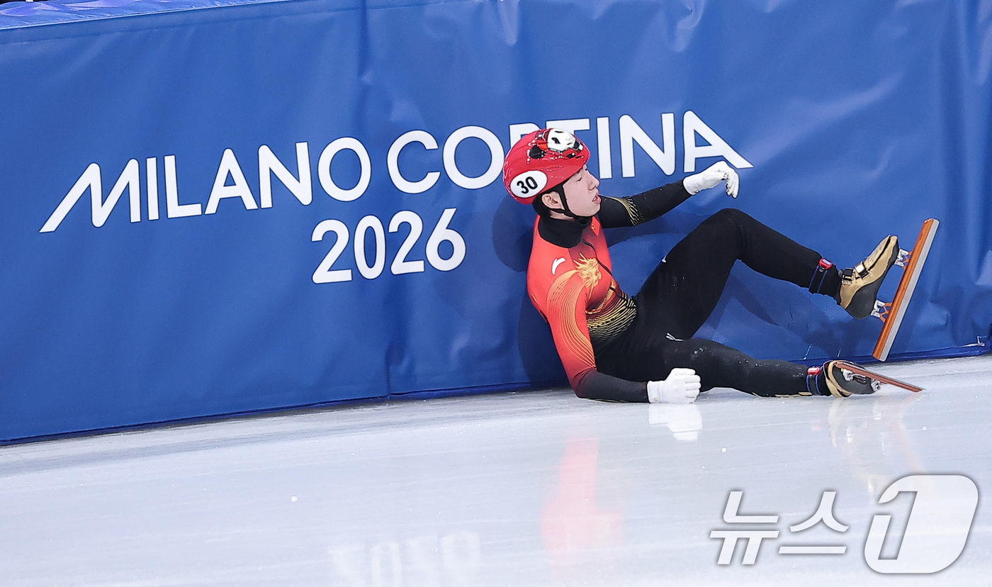 (밀라노=뉴스1) 김성진 기자 = 중국 쇼트트랙 선수 린샤오쥔(한국명 임효준)이 14일(현지시간) 이탈리아 밀라노 아이스스케이팅 아레나에서 열린 2026 밀라노·코르티나담페초 동계 …
