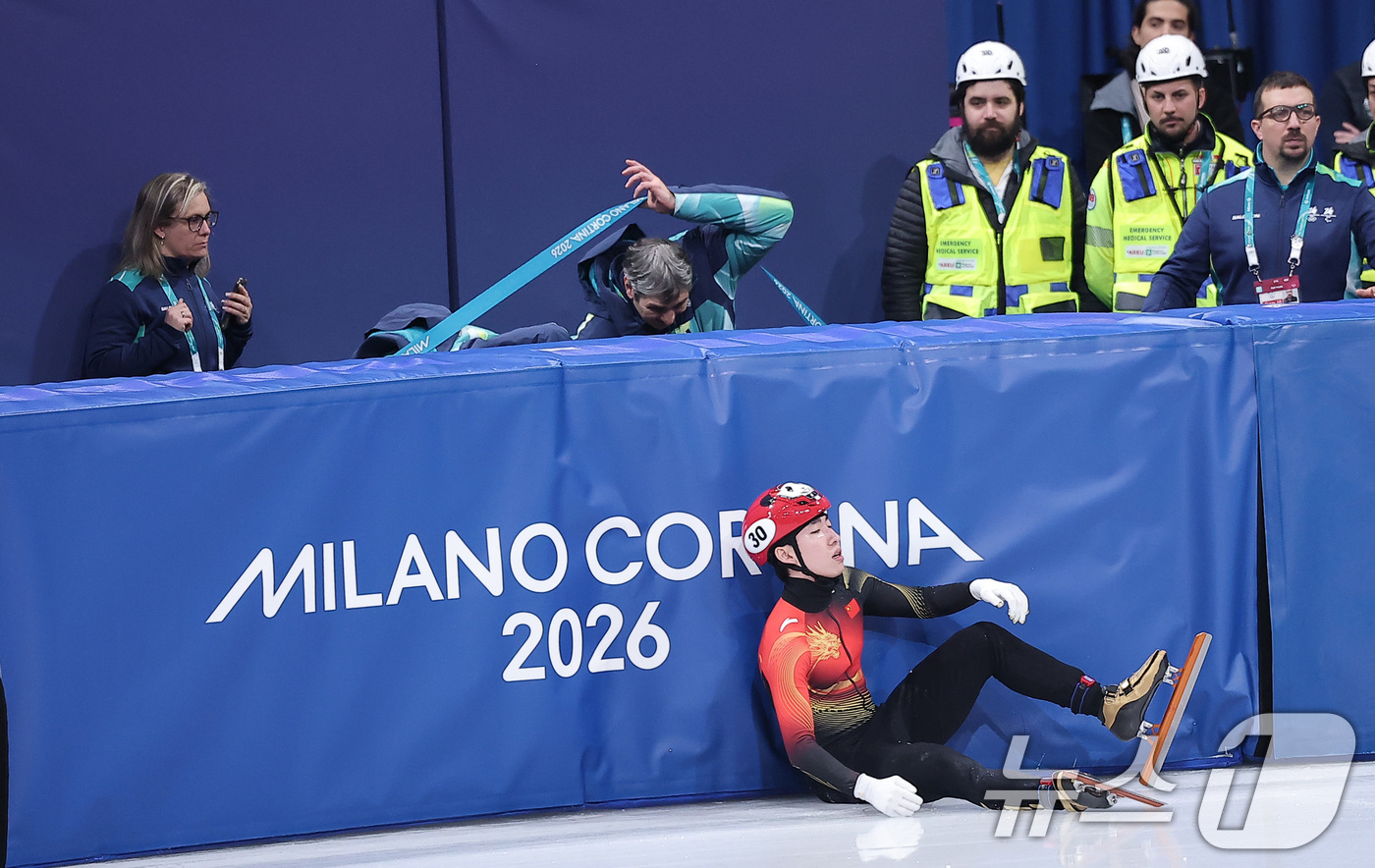 (밀라노=뉴스1) 김성진 기자 = 중국 쇼트트랙 선수 린샤오쥔(한국명 임효준)이 14일(현지시간) 이탈리아 밀라노 아이스스케이팅 아레나에서 열린 2026 밀라노·코르티나담페초 동계 …