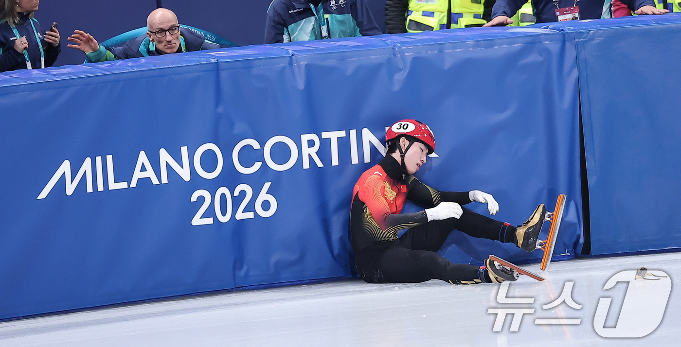 (밀라노=뉴스1) 김성진 기자 = 중국 쇼트트랙 선수 린샤오쥔(한국명 임효준)이 14일(현지시간) 이탈리아 밀라노 아이스스케이팅 아레나에서 열린 2026 밀라노·코르티나담페초 동계 …